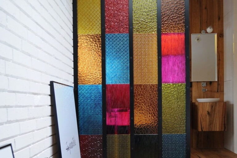 colored-laminated-glass-in-nyc 1