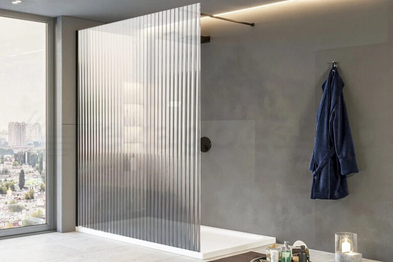 fluted and reeded glass in bathrooms
