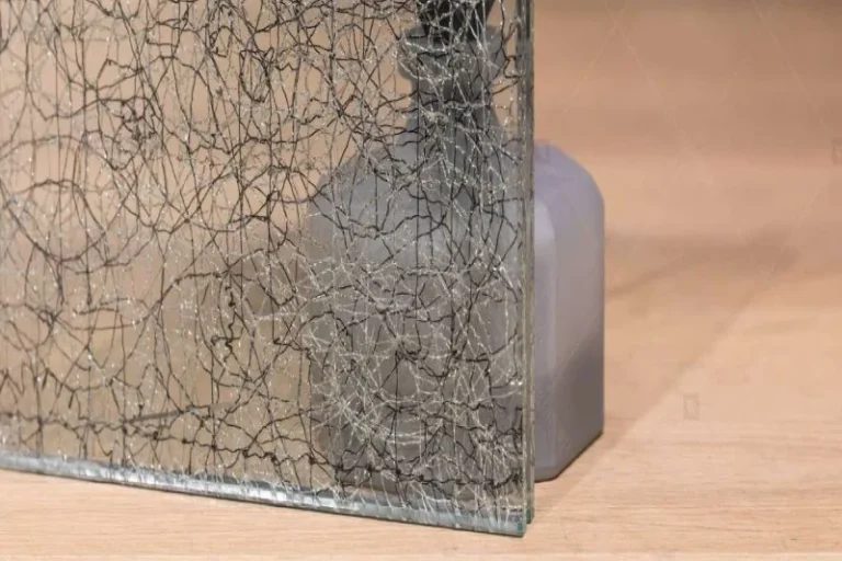 Laminated Obscure Glass with Inserts