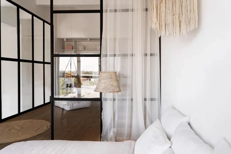 Glass partitions for home